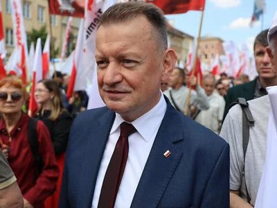 «Вираження незгоди з чинною українською владою». Ексміністр оборони Польщі поверне Україні свій орден «За заслуги»