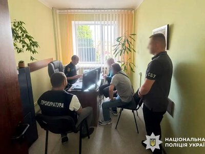Нараховували зайві зарплати: у Рівному поліція викрила схему привласнення грошей медзакладу