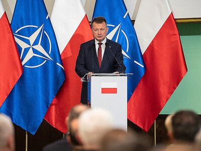 Ексміністр оборони Польщі слідом за Качинським поверне Україні свій орден