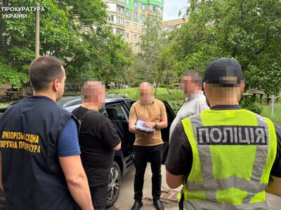 У Кривому Розі судитимуть чоловіка, який продавав авто, ввезені як гуманітарну допомогу для ЗСУ