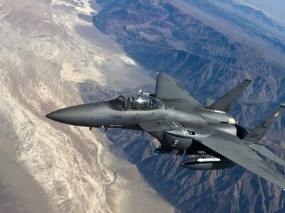Пілот F-15 просидів у кабіні 15 годин: який переліт став найважчим у його житті