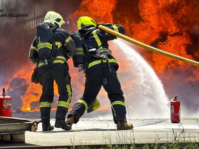 51 рятувальник ліквідовував масштабну пожежу у середмісті Франківська