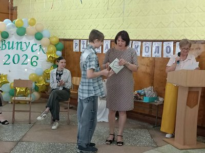 Чому випускники у Вилківській громаді ледь не залишилися без атестатів та чи йде у відставку головна освітянка