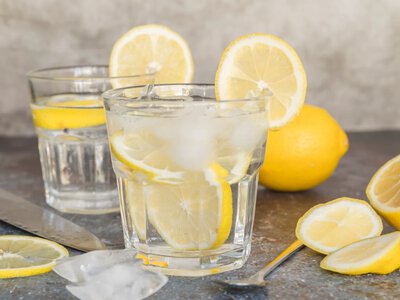 Чи справді вода з лимоном корисна: що кажуть факти