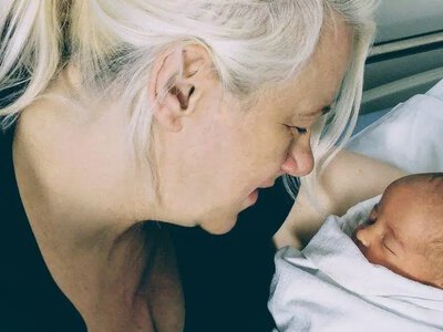 Чи можлива відпустка по догляду за немовлям для бабусі - На пенсії