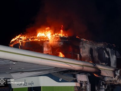 Окупанти вдарили по двох АЗС на Харківщині: спалахнули пожежі (фото)