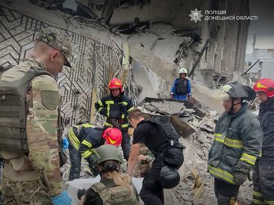 Три роки від ракетного удару по піцерії в Краматорську: 13 загиблих, четверо з них — діти
