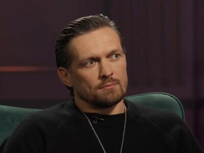 Усик відмовився від усіх чемпіонських поясів, якими володіє 