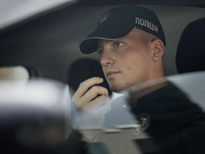У Дрогобичі чоловік повалив скульптуру на меморіалі жертвам нацистської окупації