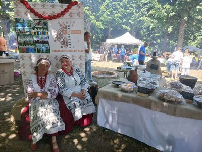 Готують 1500 літрів борщу: на Рівненщині стартував фестиваль «Молодий борщ – 2026» (ВІДЕО)
