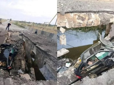 Частина Генічеського мосту обвалилась: у діру впав автомобіль
