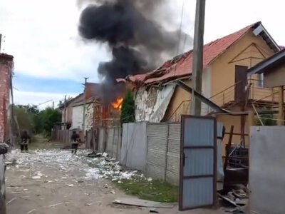 Рятувальники деблокували людину з-під завалів після удару рф по Сумах
