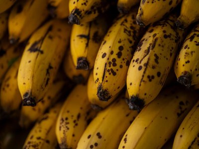 Банани можуть допомогти заснути: вчені пояснили, коли їх краще їсти