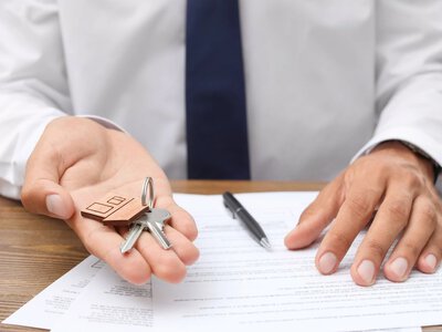 Без них не оформити угоду: які документи для продажу квартири потрібні у 2026 році