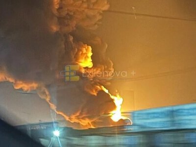 Безпілотники вдарили по НПЗ у Росії: над стратегічним заводом піднявся чорний дим