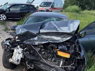 Секундна неуважність — п’ятеро в лікарні: на Чернігівщині сталася серйозна автотроща