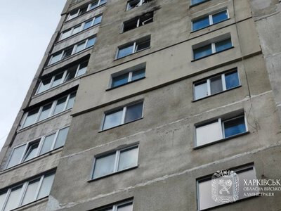 Російський дрон влучив у багатоповерхівку в Харкові: постраждала жінка