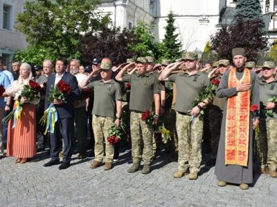 У Вінниці в День Конституції вшанували пам‘ять загиблих Героїв