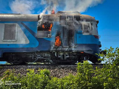На Тячівщині рятувальники ліквідували пожежу в дизель-поїзді