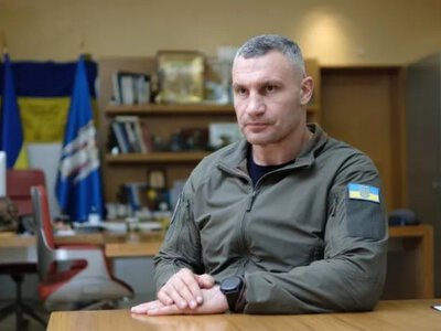 Кличко привітав українців із Днем Конституції та заявив про нескореність у війні