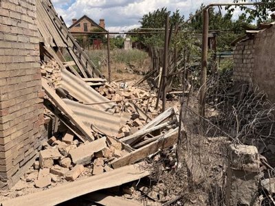 Внаслідок обстрілів на Дніпропетровщині пошкоджено житло, підприємство та інфраструктуру: двоє поранених