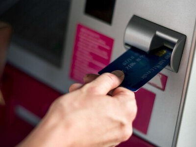 Ліміти на зняття готівки з 1 липня 2026: скільки можна отримати в банкоматах різних банків