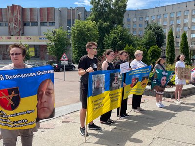 «Не мовчи, полон вбиває» — житомиряни вийшли на акцію в підтримку військовополонених