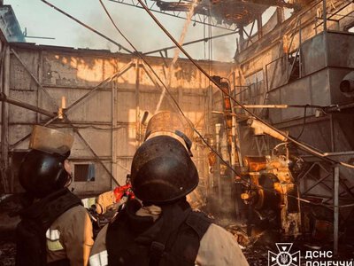 На Донеччині рятувальники загасили три пожежі, спричинені російськими обстрілами