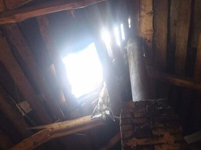 «Це чудо, що дрон, який влучив у хату, не вибухнув»: подробиці атаки на Менську громаду (Фото)