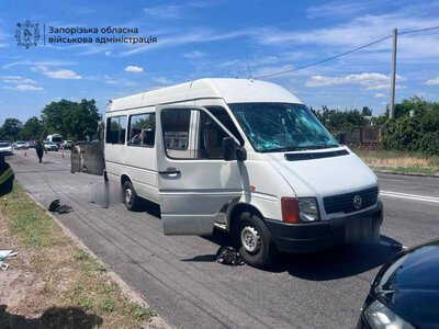 Росіяни вдарили дроном по маршрутці в Запоріжжі: вбили двох людей