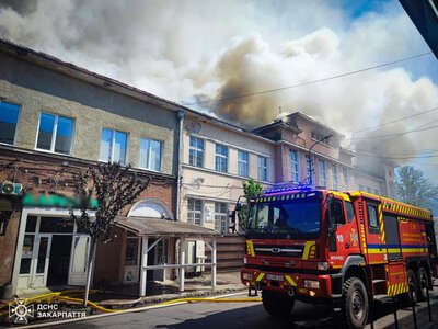 У Сваляві горів готель, вогонь перекинувся на будівлю суду