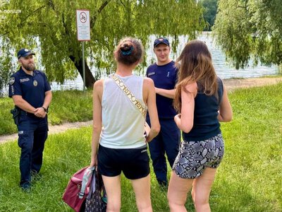 У Києві патрульні та рятувальники провели рейд на озерах: нагадали правила безпеки на воді
