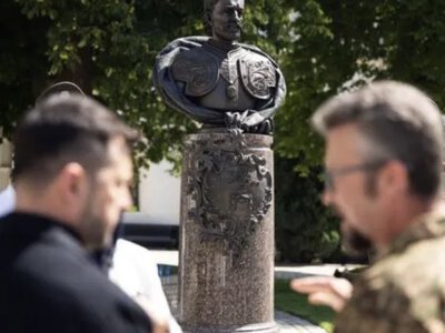 Мазепа повернувся до Лаври яку відбудовував