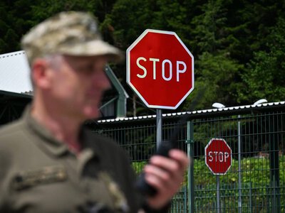 Країна ЄС різко ускладнила в'їзд з України: кого перестали пропускати