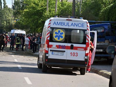 Ще один російський КАБ не розірвався біля приватного будинку в Харкові. Кількість поранених зростає (фото)