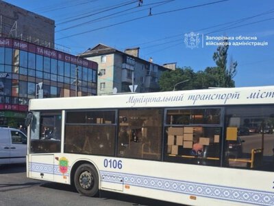 Транспорт під прицілом: росіяни атакували маршрутку, автобус та авто у Запоріжжі — є загиблі й поранені