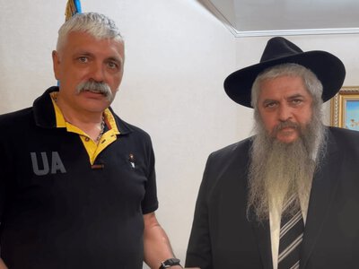 Головний рабин разом із Корчинським відкинув заяви Ізраїлю щодо «нацистських салютів» на акції в Києві