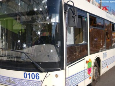 Окупанти атакували дроном цивільний автобус у Запоріжжі: 7 людей постраждали, серед них 2 дитини