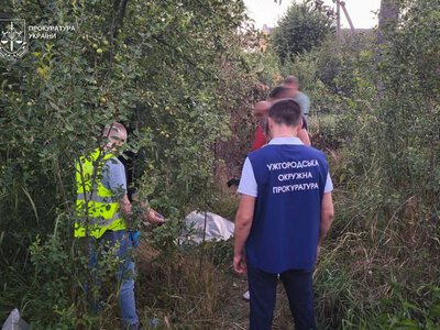 На Закарпатті виявили закопане тіло немовляти: матері оголосили підозру