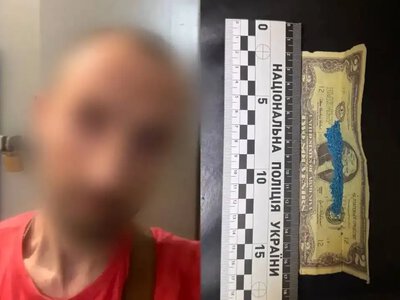 Патрульні у Рівному затримали двох чоловіків із підозрілими речовинами