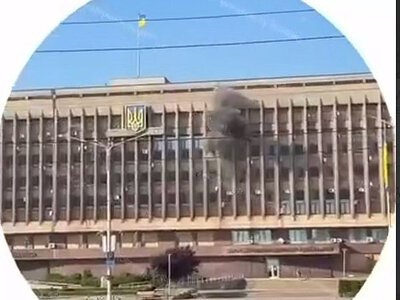 Росіяни вдарили FPV-дроном по будівлі Запорізької ОВА (відео)