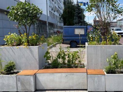 Біля метро “Тараса Шевченка” у Києві облаштували мінісквер замість МАФів: що змінилося