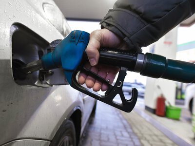 Ціни на пальне в Україні продовжують знижуватися, - експерт паливного ринку Куюн