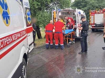 В Україні за добу 8 людей постраждали від ударів блискавки, 5 з них – діти (ВІДЕО)