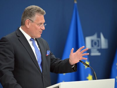Брюссель і Пекін почали переговори, щоб уникнути нової торгової війни