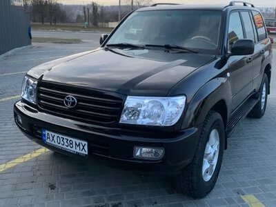 Toyota Land Cruiser 105 з найменшим пробігом в Україні продають у Харкові (ФОТО)