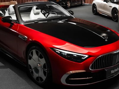 Розкіш на колесах: в Україну привезли рідкісний кабріолет Maybach