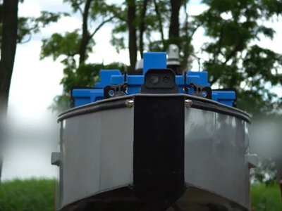 В Україні представили багатоцільовий морський дрон MOBIDIK: чим він унікальний (відео)