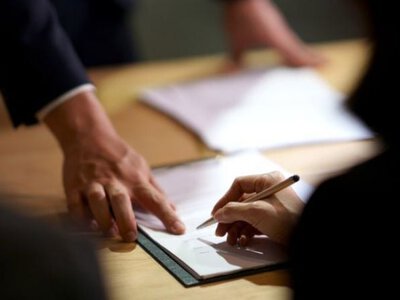 Реформа праці 2026: як новий Трудовий кодекс змінить життя українців (відпустки, ФОПи та цифровий контроль)