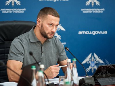 ВАКС не випустив за кордон керівника АМКУ та його дружину